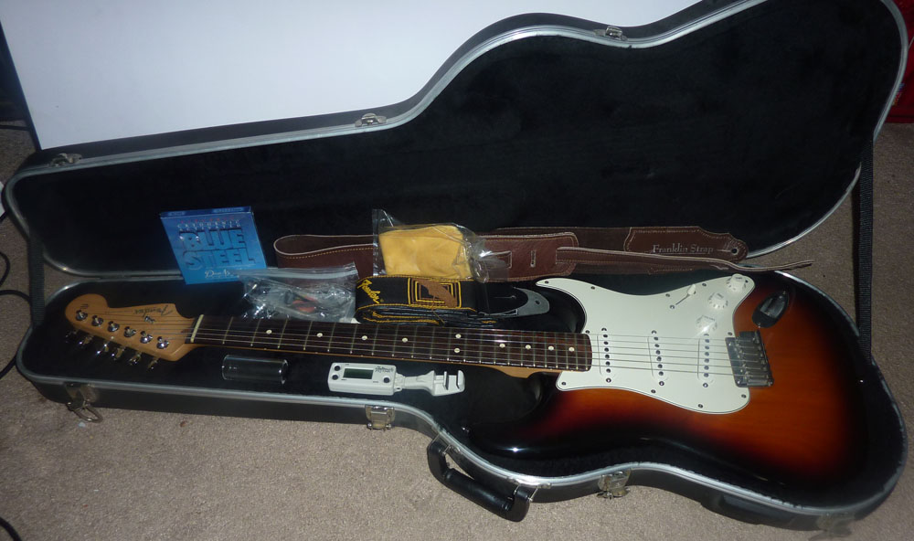 Fender 2001 American Sunburst Stratocaster with Case Used