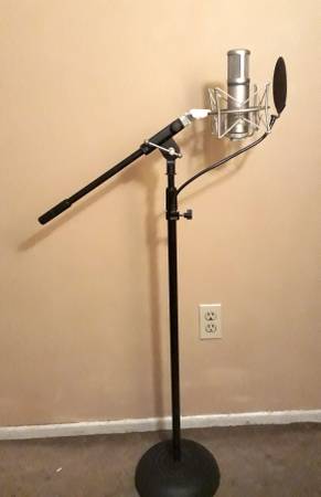 SE Electronics SE2200a Mike with Boom Stand and Pop Filter